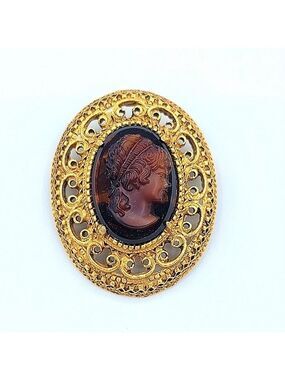 Vintage Florenza Cameo Gold Tone Brooch #848